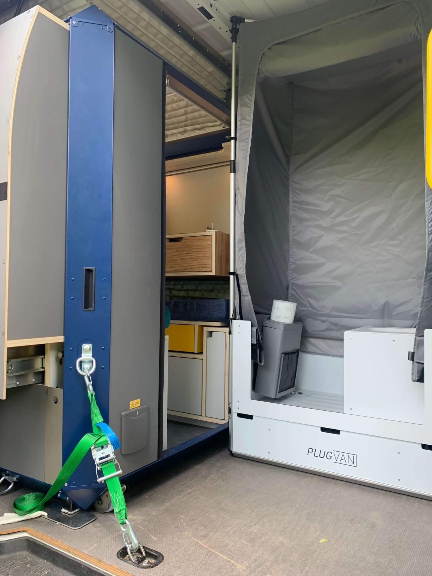 PlugVan Bathroom Module mobile bathroom for on the road PlugVan